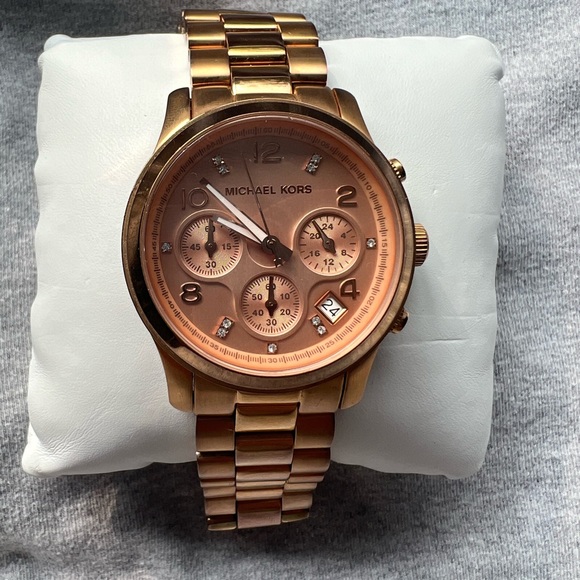 Michael Kors Rose Gold Limited Edition Watch - Picture 1 of 7